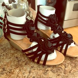 Beth-19. Black 7 1/2. Women’s.